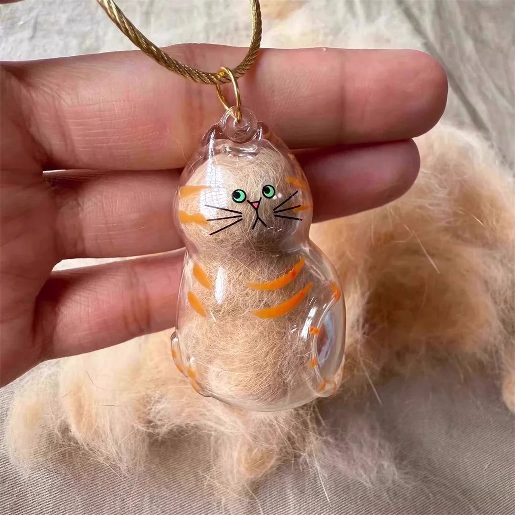 Transparent Cat Hair Keepsake Keychain - Cherished Memorial Pendant for Cat Lovers, Perfect Gift for Ginger Cat Enthusiasts!