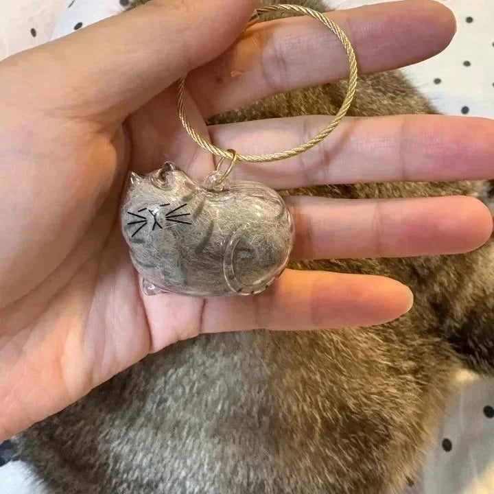 Transparent Cat Hair Keepsake Keychain - Cherished Memorial Pendant for Cat Lovers, Perfect Gift for Ginger Cat Enthusiasts!