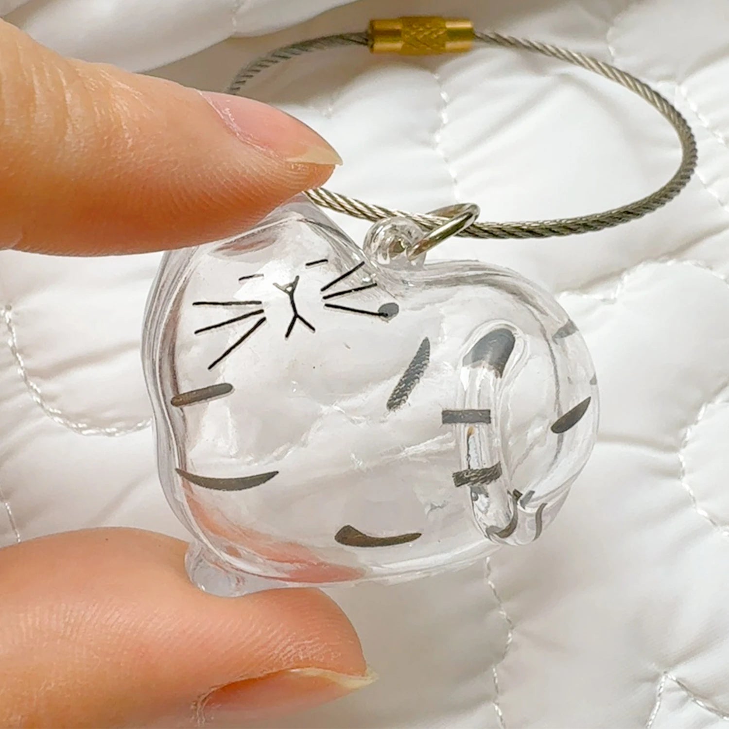 Transparent Cat Hair Keepsake Keychain - Cherished Memorial Pendant for Cat Lovers, Perfect Gift for Ginger Cat Enthusiasts!